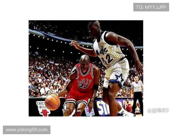 乔丹奥尼尔对决勇士队的精彩瞬间与赛季回顾分析