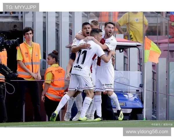 科威特与伊拉克友谊赛精彩对决展现足球魅力与团队精神 科威特与伊拉克友谊赛精彩对决展现足球魅力与团队精神