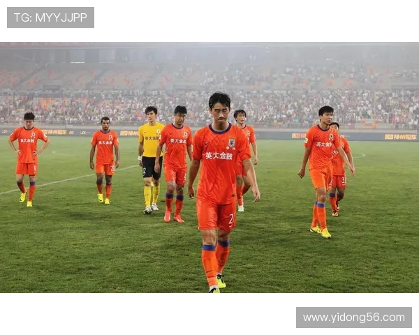 达尼洛的足球之路：从青训到职业生涯的辉煌与挑战